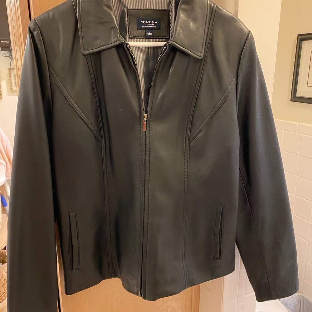 Ladies Lambskin leather coat Size Large in like new condition Sonoma brand